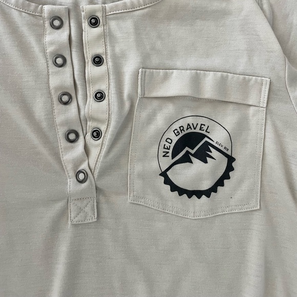 Pearl Izumi Nederland Colorado Gravel henley top (size medium) - Picture 3 of 4